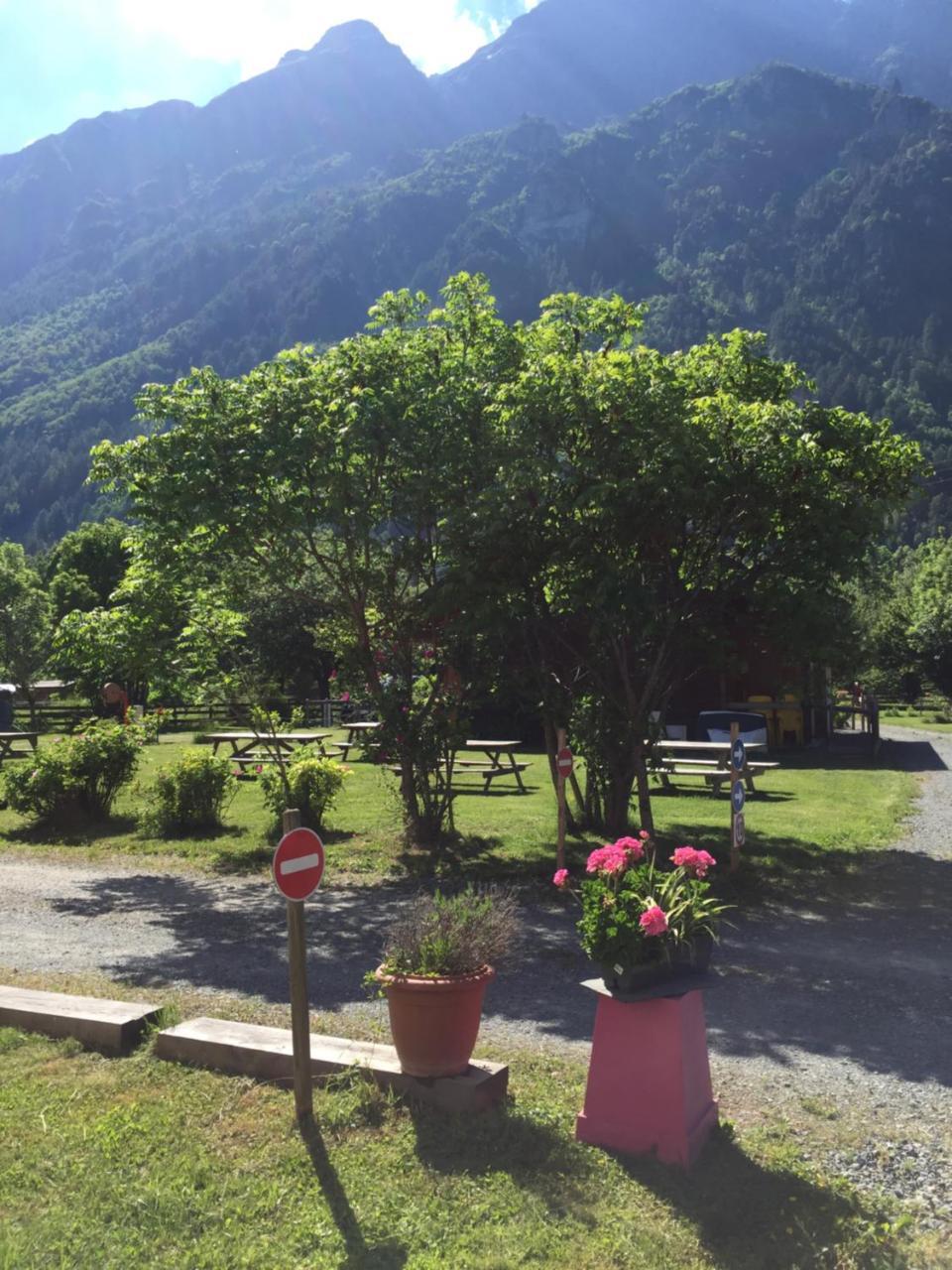 Ferme Noemie Villa Le Bourg-dʼOisans Екстериор снимка